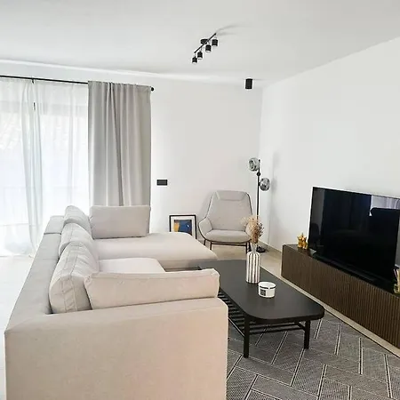 Holiday home Spacious And Bright 3br House In Great Location