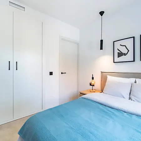 Spacious And Bright 3br House In Great Location * מארבלה