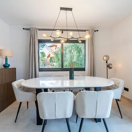Spacious And Bright 3br House In Great Location * מארבלה