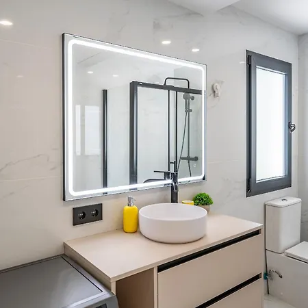 Spacious And Bright 3br House In Great Location בית נופש *